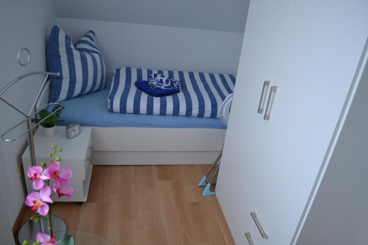 Ferienhaushaelfte Harmonie Wyk auf Foehr Exterior photo